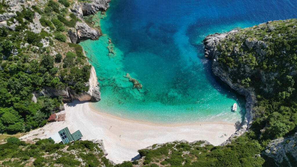Grama Bay, spectacular but not really tennable overnight for cruisers