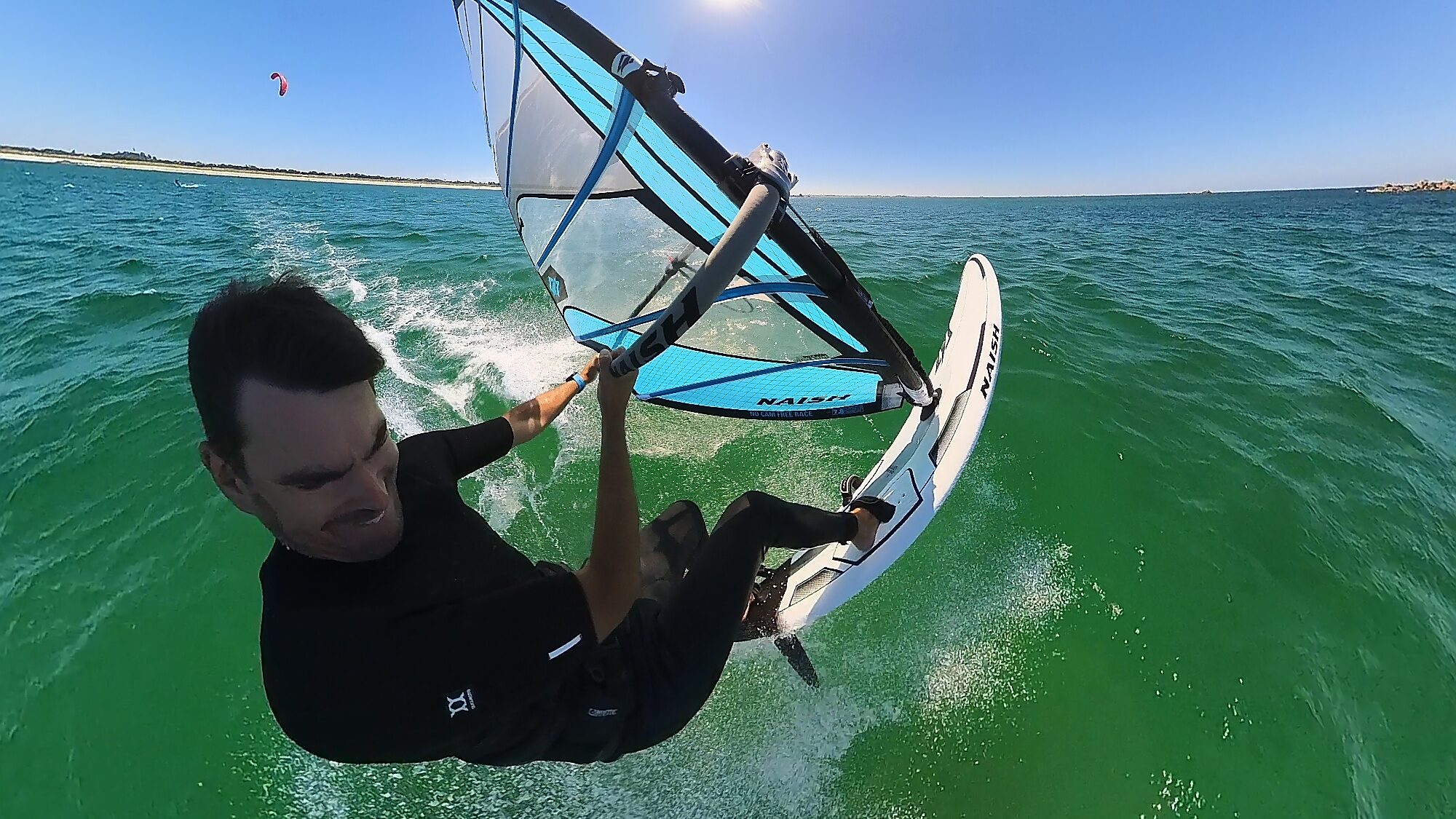 Expert Windsurf Coaching with Modern Equipment